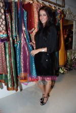 Raima Sen at the Launch of VIKRAM PHADNIS boutique with Malaga  launches his exclusive boutique in Juhu on 12th Dec 2009 (83).jpg